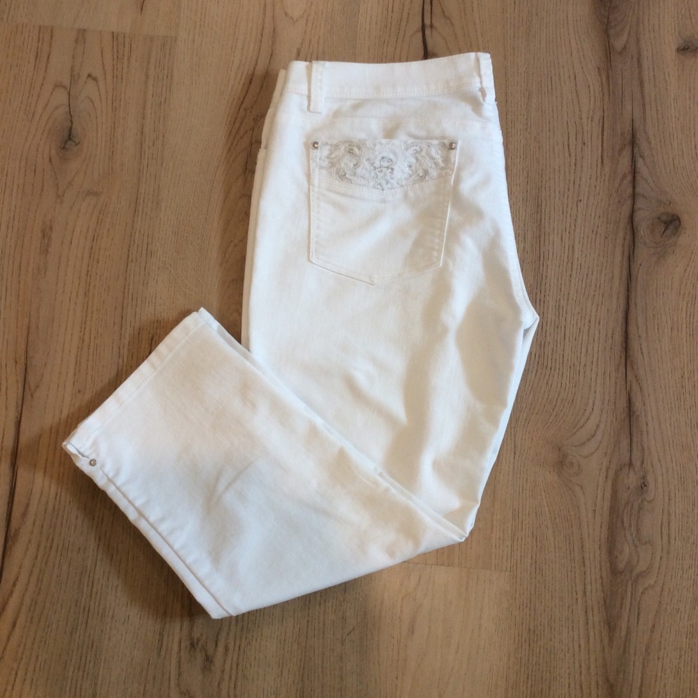 WHBM white crop pants